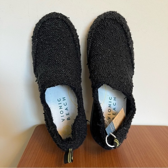 Vionic Malibu Slip On Supportive Sneaker in Black Boucle - size 7 - Picture 8 of 8